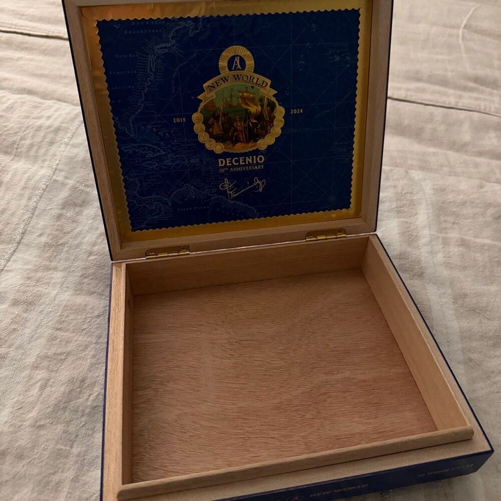 New World by AJ Fernandez Decenio Empty Cigar Box Lot of 2 - Picture 6 of 7